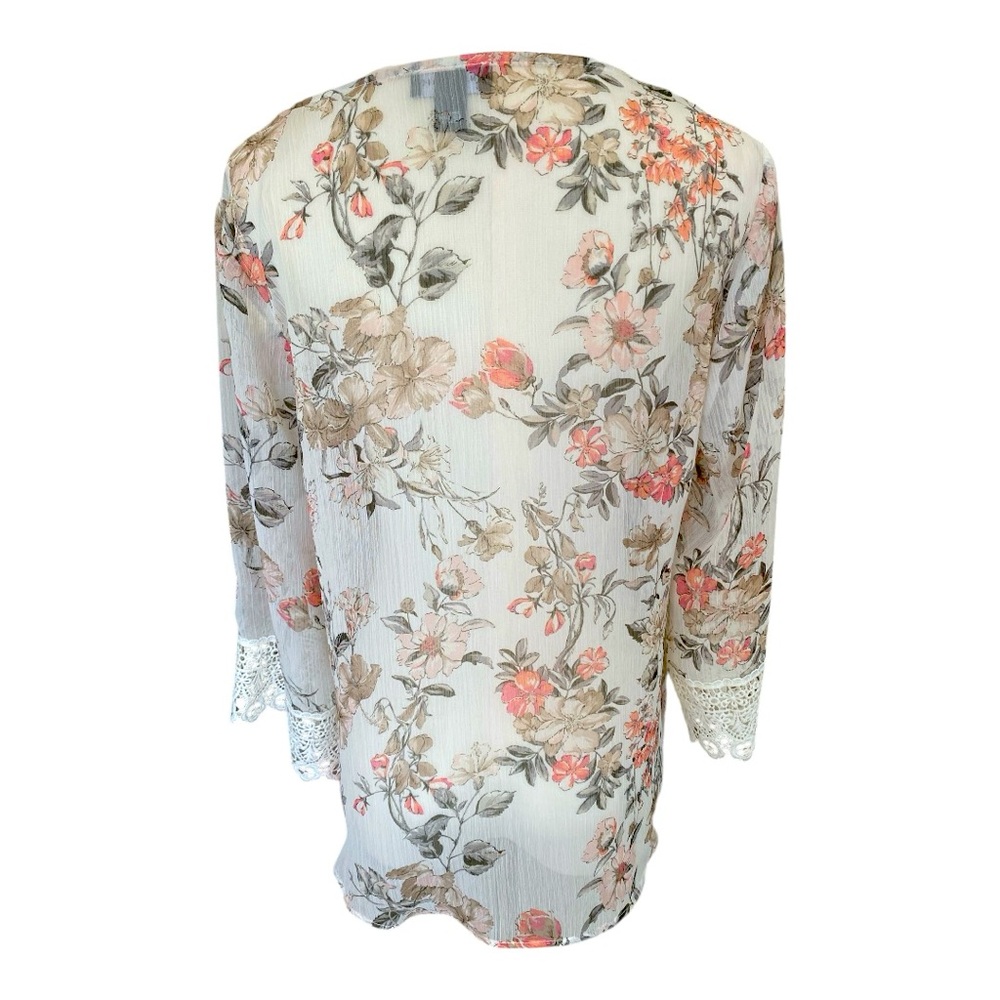 I.N. Studio Petite Lightweight Vneck Floral Top Lace Trimmed Sleeves LIKE New MP - Picture 2 of 5